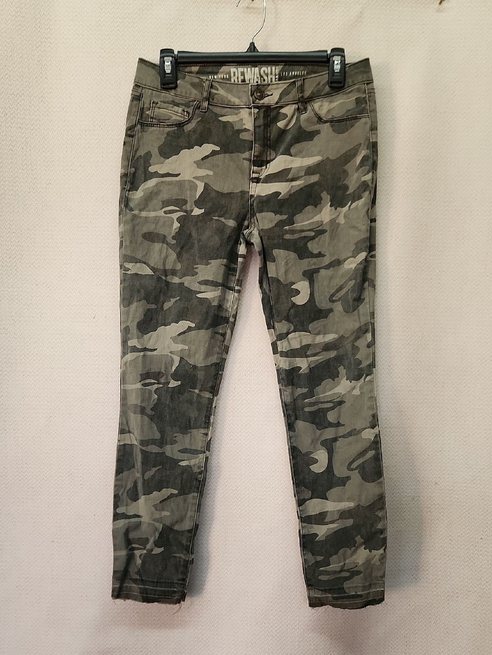 🚨2/$25 or 5/$50🚨Rewash Green and Gray Camo Slim Jeans